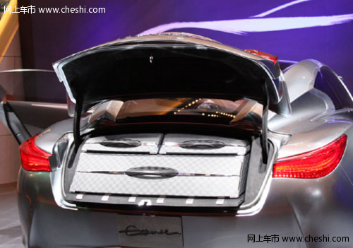 英菲尼迪Essence概念车的电动机和发动机