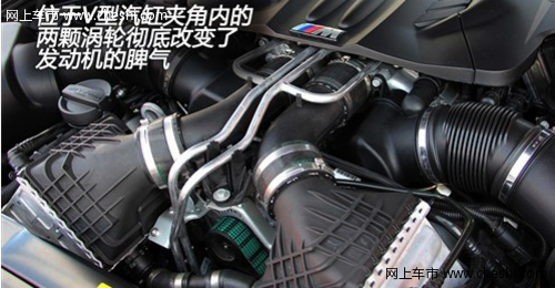 换装V8发动机海外试驾2012款宝马新M5