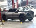 特斯拉和福特杠上了！Cybertruck皮卡改裝成F-150閃電的外形
