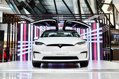 特斯拉Model X Plaid亮相北京 5个问题了解这台百万级纯电SUV