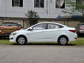 現(xiàn)代瑞納優(yōu)惠3.8萬 韓系家用空間新行情-圖6