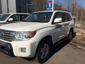 16豐田酷路澤4000  丐版55.5萬現(xiàn)車充足-圖3
