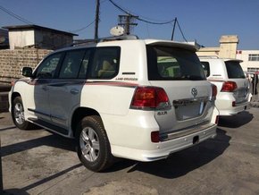 新款豐田酷路澤4600 V8搶占大越野不加價-圖5