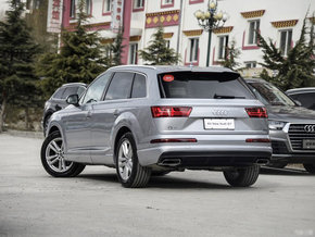 2016款奥迪Q7现车5座 仅65万清库存200台-图3