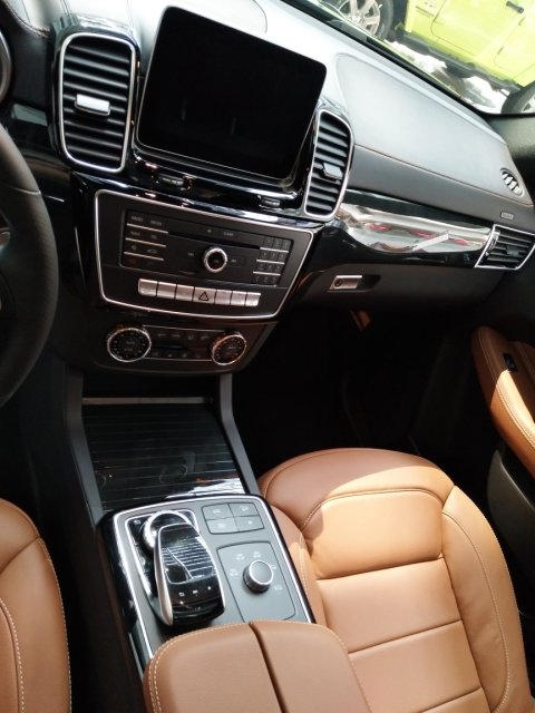 2017款奔驰GLS450 自驾新神器配置大比拼-图7