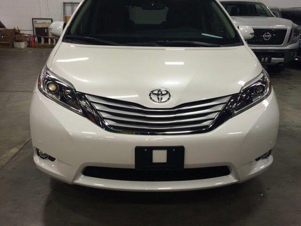 2017款豐田塞納現(xiàn)車 自貿(mào)區(qū)首爆底價在這-圖1