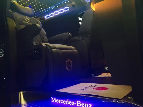 奔驰Vito威霆商旅车 7座大空间配置齐全-图4