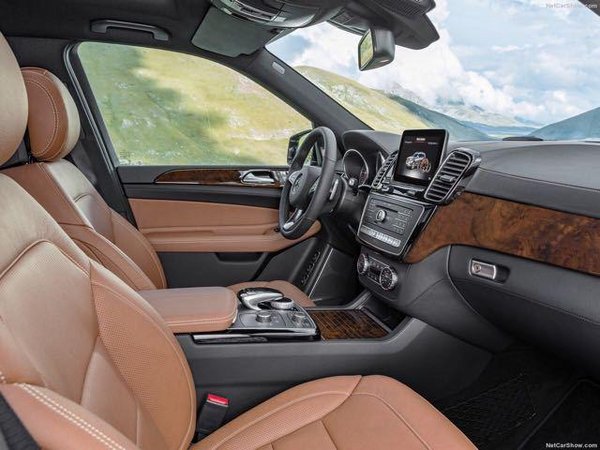 2017款奔驰GLS450现车 奢华的外观和内饰-图11