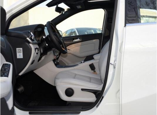 奔驰新款B级正式上市 售价24.2-36.8万元-图7