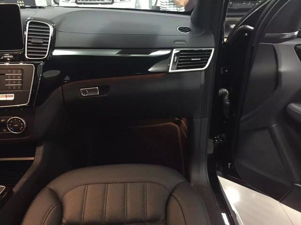 2017款加版GLS450AMG 103万起奔驰GLS450-图5