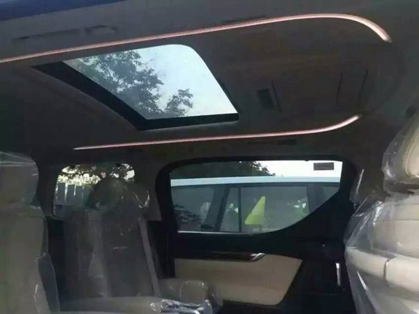 2016款豐田埃爾法 明星都愛的面包商務(wù)車-圖5