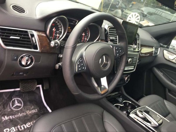 2017款奔馳GLS450現(xiàn)車 特惠奔馳極速領略-圖4