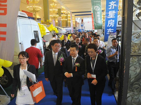 AIC中国国际房车展览会在京开幕，房车构建中欧旅游桥梁-图2