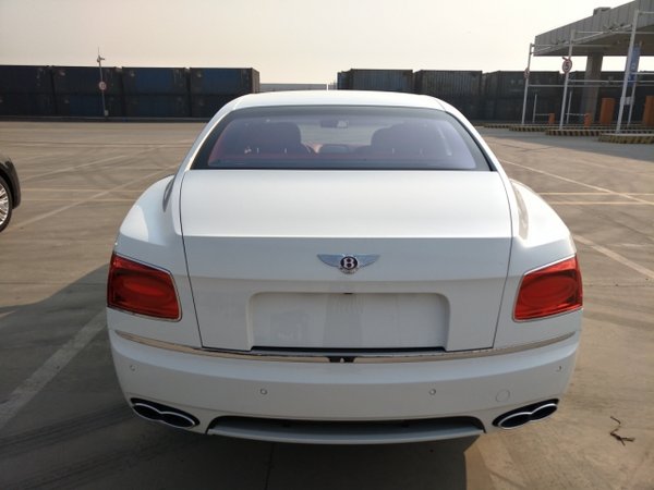 17款宾利飞驰4.0TV8 四门五座豪车新境界-图4