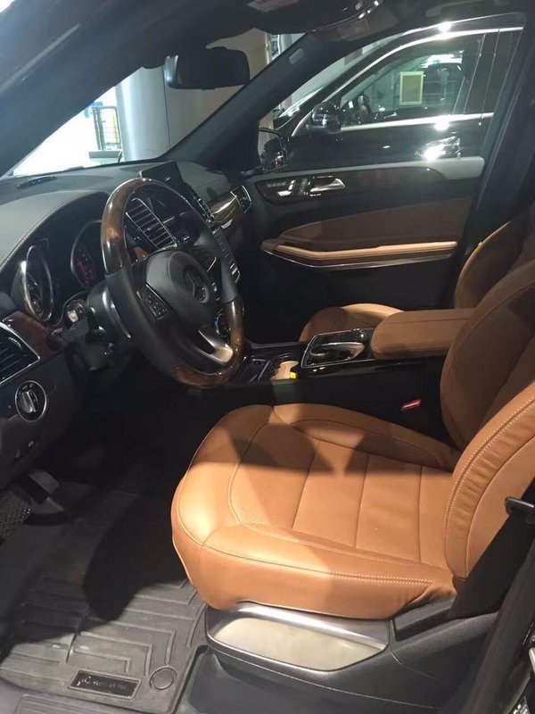 2017款奔馳GLS550現(xiàn)車 低價鎖定港口返利-圖4