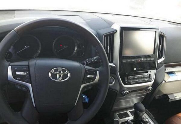 丰田陆地巡洋舰570最低价格丰田V8越野车多少钱