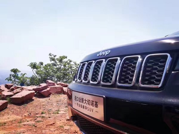 2017款全新Jeep大切诺基郑州燃情上市-图7