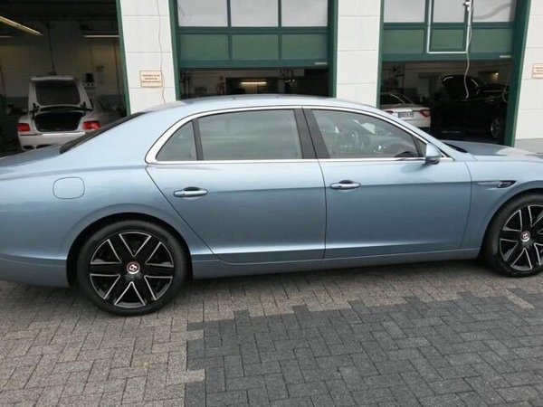 16款賓利4座5座飛馳4.0T V8天津現(xiàn)車報價-圖3