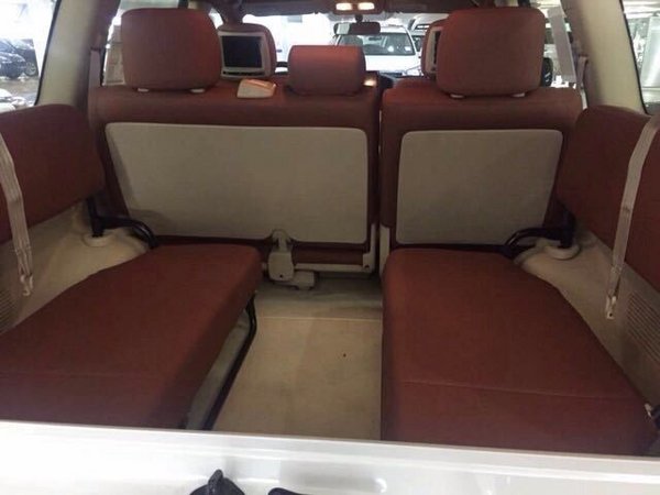 本月下调16款丰田酷路泽4000 狂野V6登场-图6