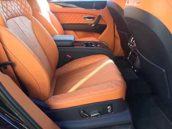 17款欧规宾利添越6.0T 土豪座驾空前降价-图9