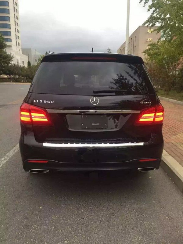 年底大促銷奔馳GLS450現(xiàn)車 17款加版價格-圖6