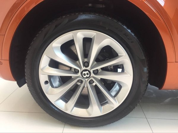 纯进口宾利添越6.0T现车 富商专驾特惠价-图7