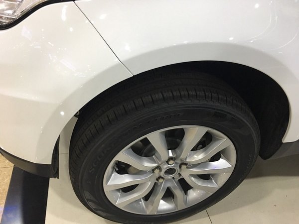 17款路虎揽胜运动版 3.0汽油诠释新时尚-图3