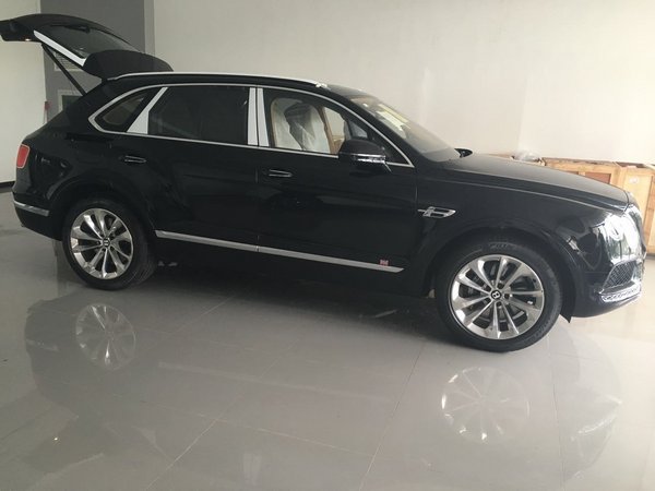 賓利添越現(xiàn)車報(bào)價(jià) 驚世土豪座駕獨(dú)家透底-圖2