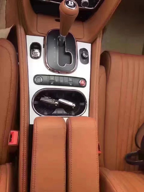 2017款宾利飞驰V8 4.0T豪华升级领导时代-图7