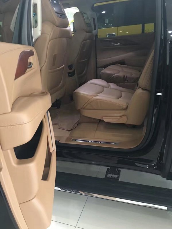 凱迪拉克凱雷德豪華版6.2L 百萬商務(wù)豪車-圖6