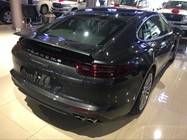 17款保时捷Panamera4S加版 尽显迷人身姿-图3