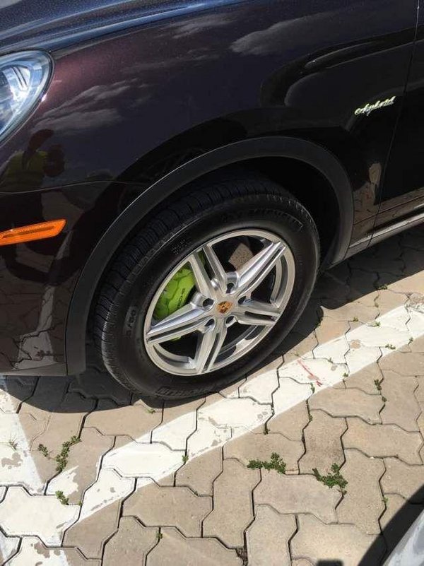 保时捷卡宴高颜值SUV 震撼底价备受瞩目-图3