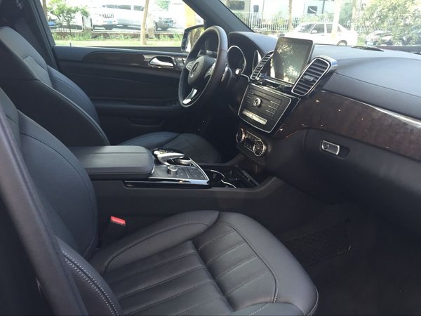 2017款奔馳GLS450小滿配 帶電吸門(mén)112萬(wàn)-圖4
