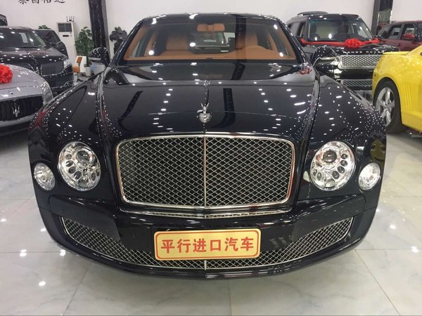 宾利慕尚豪华轿车到港 顶级尊贵体验首选-图2