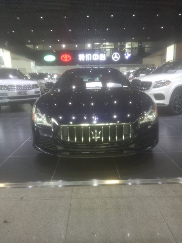 玛莎拉蒂莱万特 限量版蓝色大功率越野车-图2