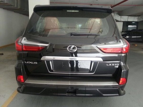 18款雷克萨斯LX570 巅峰限量版激昂降价-图3