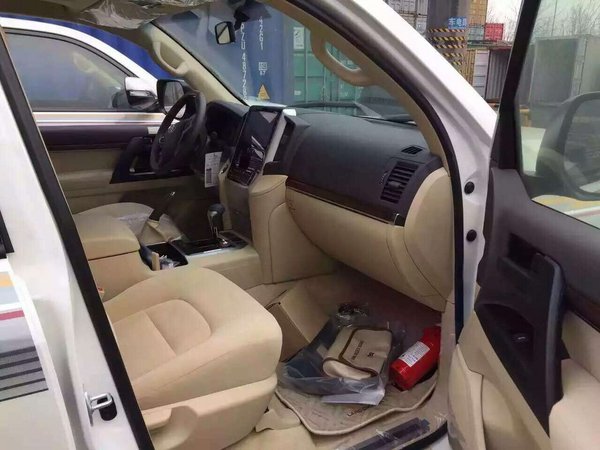16款豐田酷路澤4000現(xiàn)車 最低惠陸巡進港-圖5