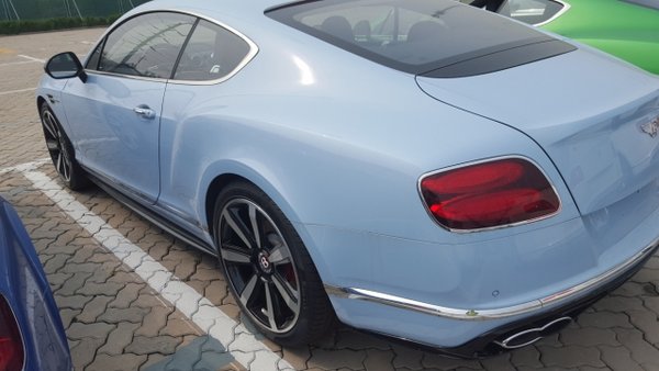 2016款宾利GTS展厅品鉴 V8湖水蓝色258万-图3
