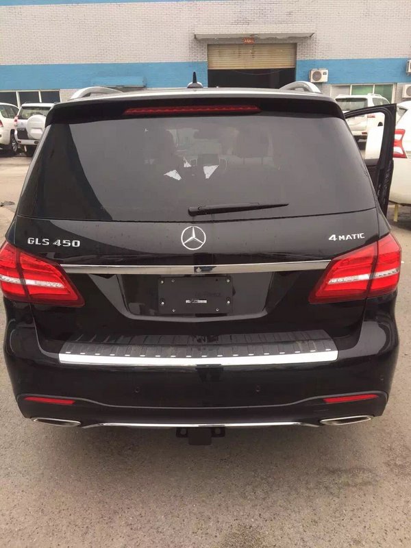 17奔馳GLS450現(xiàn)車入港 翹首期待行情報價-圖5
