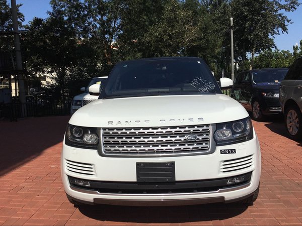 17款路虎揽胜行政欧规 彭拜动力感受沉稳-图1