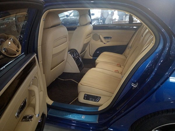 2016款宾利飞驰4.0 飞驰W12富豪的首选车-图8