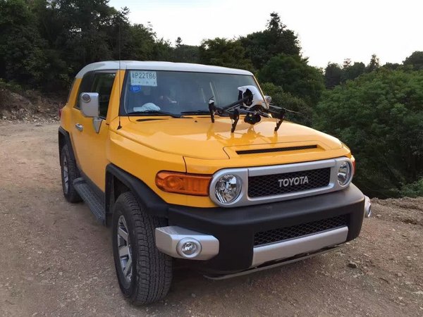 纯进口16款丰田酷路泽FJ 4.0外挂V658万-图2