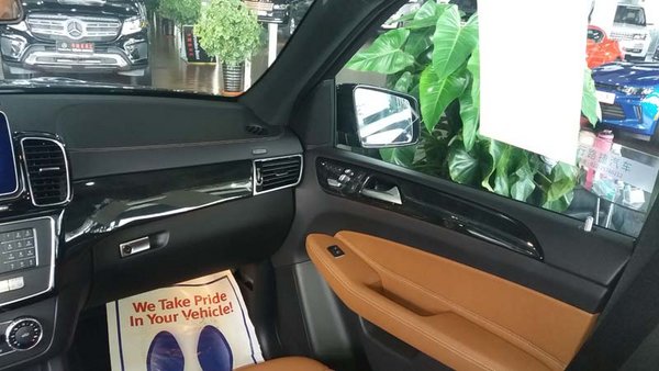 2017款奔馳GLS450現(xiàn)車 強(qiáng)勁性能邀您試駕-圖5