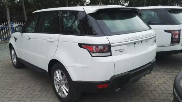 路虎揽胜运动3.0 HSE汽油版揽运惊喜让利-图3