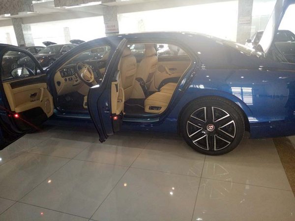 2016款賓利飛馳4.0T現(xiàn)車 巨降豪駕迎金秋-圖7