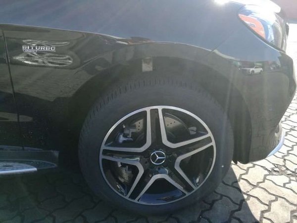 17款加版奔驰GLE43AMG顶配 走在时尚前沿-图4