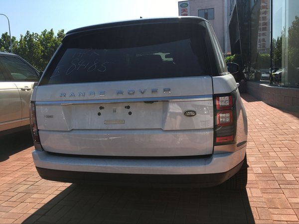 17款路虎揽胜行政欧规 彭拜动力感受沉稳-图4