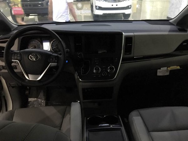 17款丰田塞纳四驱3.5 傲人商务舒适升级-图7