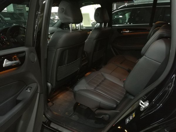 17款奔馳GLS450展位現(xiàn)車 美規(guī)版特價兩臺-圖7