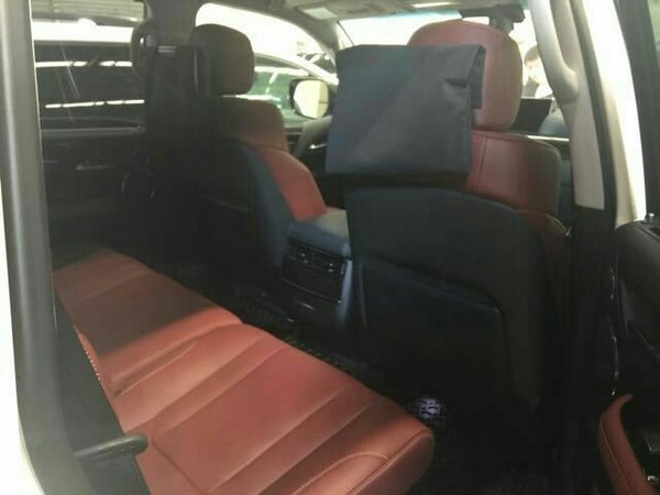 17款雷克萨斯LX570 豪华八座SUV顶级配置-图9